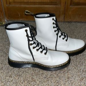 womens size 6 dr. martens Zavala